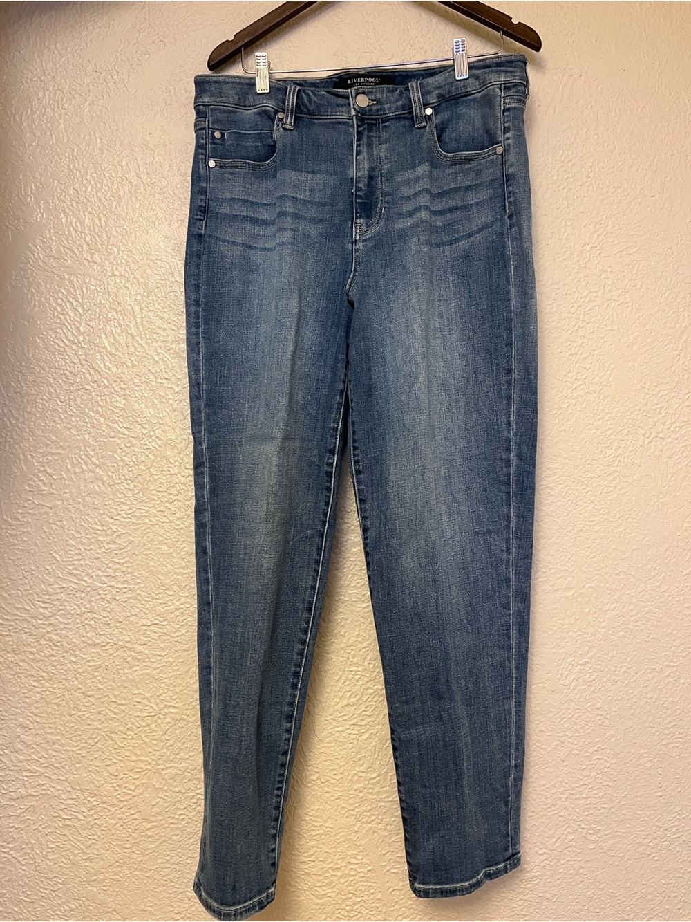 Liverpool Straight-Leg Women’s Jeans - Medium Blue Wash